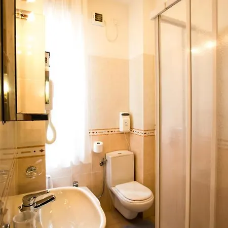 Hotel Roma 3*